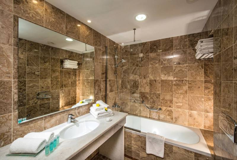 Annabelle Beach Resort Standard Bangalows Bathroom