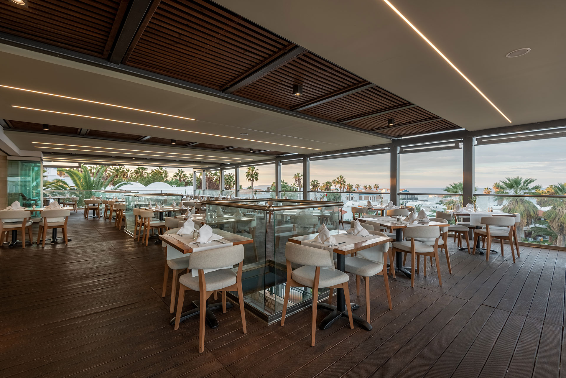 Annabelle Beach Resort Mainrestaurant.Outdoor.6