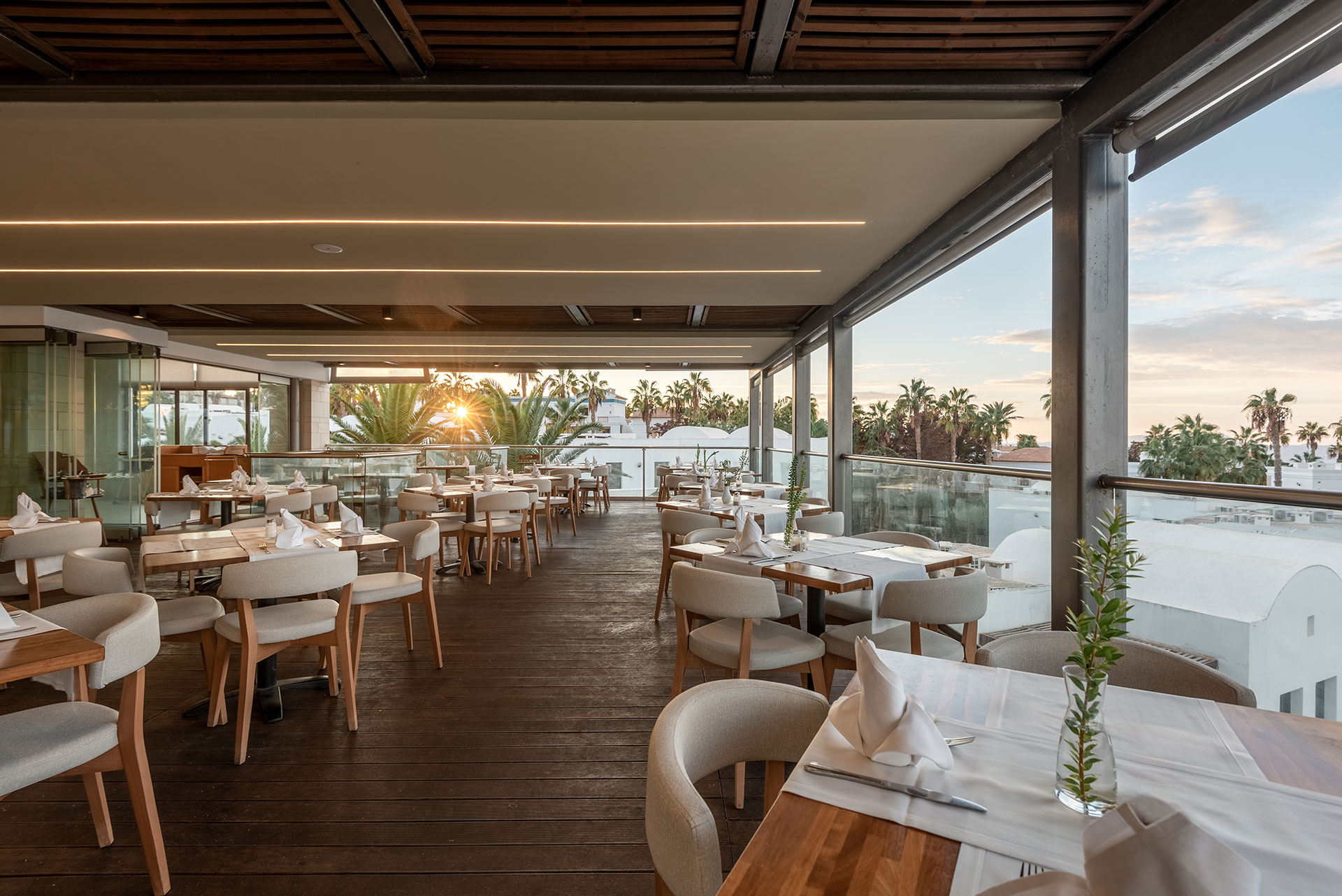 Annabelle Beach Resort Mainrestaurant.Outdoor.7